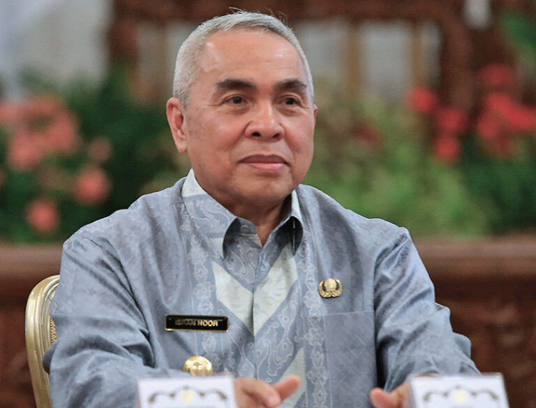 Gubernur Kalimantan Timur Menghimbau Pembagian Daging Kurban Tak Gunakan Plastik