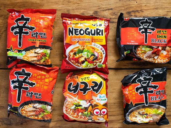 Ramen Rasa Tulang Babi Dapat Logo Halal MUI, Cek Faktanya!