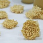Cemilan Enak Ini Ternyata Dibuat dari Nasi Sisa