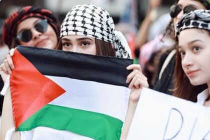 Mengenal Scarf Bersejarah Saksi Bisu Perjuangan Palestina