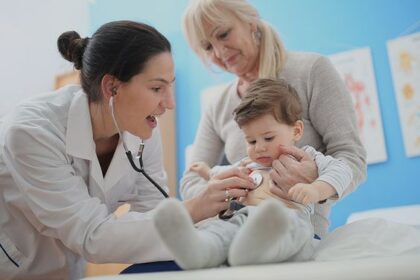 Kenali Jenis dan Jadwal Vaksin Anak, Ibu Harus Tahu!