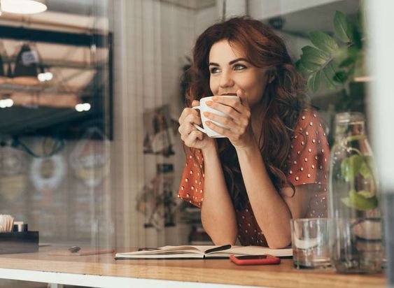 6 Zodiak Paling Suka Ngopi Pagi Hari