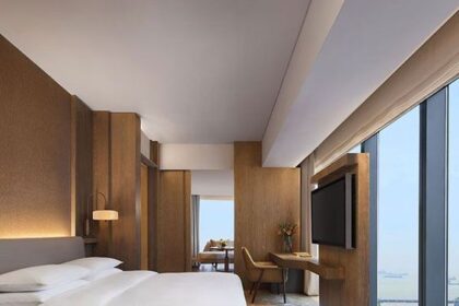 Tips Aman Cek Kolong Tempat Tidur di Hotel