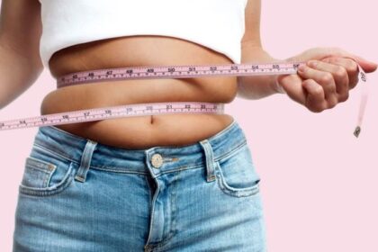 Rekomendasi Outfit Tutupi Perut Buncit yang Bisa Dicoba