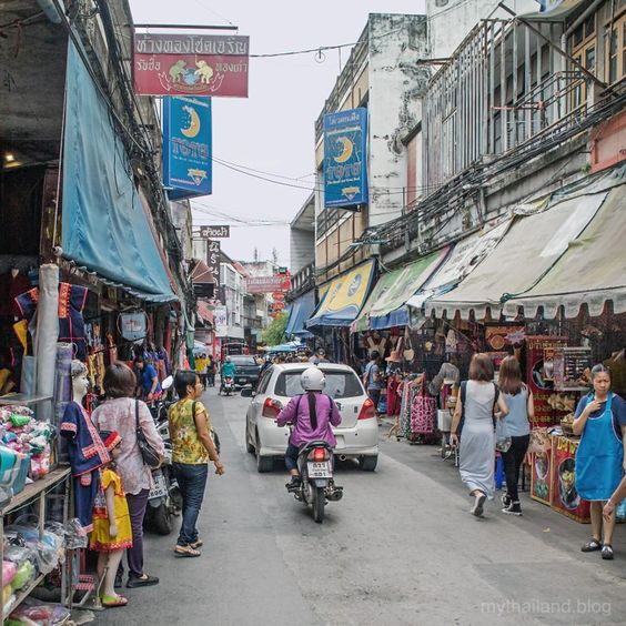 Turis China Ngemis di Thailand, Dapat Rp4 Juta dalam Sehari