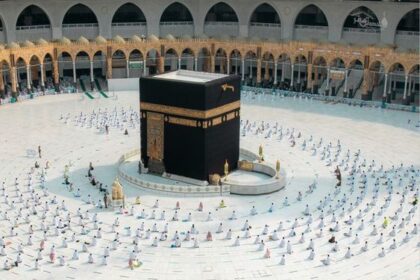Perbedaan Tarif Haji Furoda dan Haji Plus