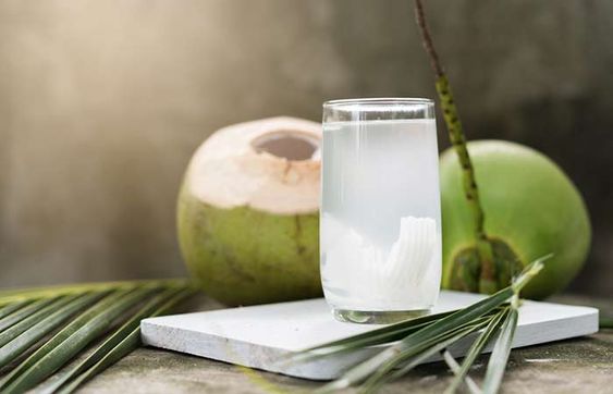 Alasan Air Kelapa Digunakan Sebagai Obat Keracunan Makanan