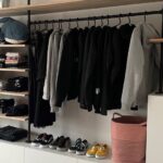 Cara Mencuci Pakaian Hitam yang Tepat Agar Warna Tetap Pekat