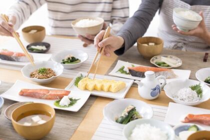 Etika Dilarang Makan sampai Piring Bersih di Negara Ini