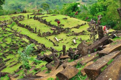 Kunjungan Wisatawan Gunung Padang Melonjak