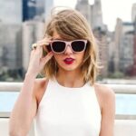 Lagu Taylor Swift yang Cocok Didengarkan Saat Jatuh Cinta