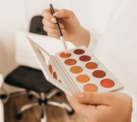 Tips Kombinasi Eyeshadow agar Mata Lebih Cantik