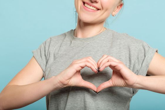 Perbedaan Self Love dan Fake Love yang Terkadang Keliru