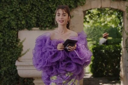 Penata Kostum 'Emily in Paris' Ulas Gaya Terbaik Lily Collins