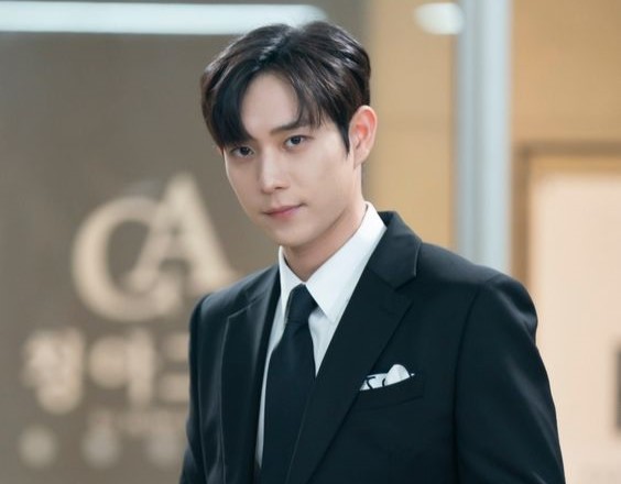 Pesona Aktor Tampan Kim Young Dae di Drakor Populer