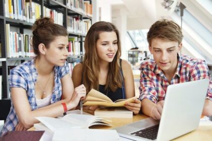 Cara Meningkatkan Kemampuan Bahasa Inggris Tanpa Kursus