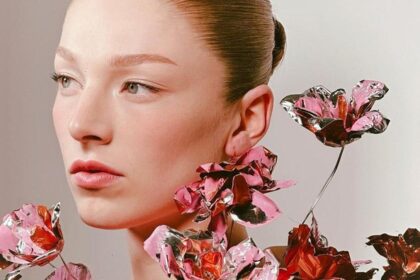 Outfit Fantastis Hunter Schafer di Premier The Hunger Games