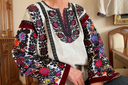 Mengenal Vyshyvanka Pakaian Khas Ukraina dengan Bordir Etnik