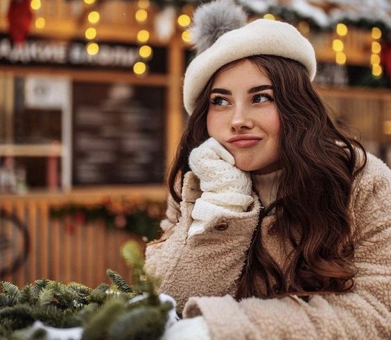 Rekomendasi Outfit Merayakan Natal Nuansa Elegan & Kasual
