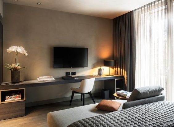 Cara Mengecek Kamera Tersembunyi di Kamar Hotel