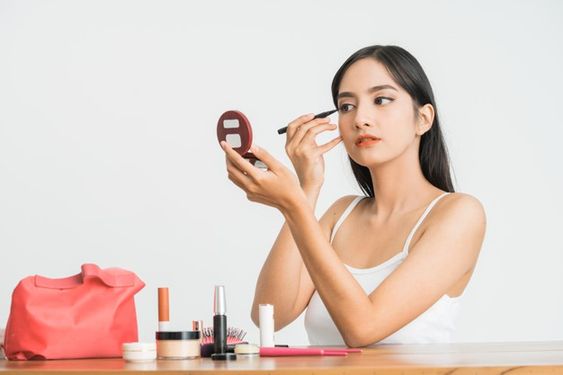 Tips Re-touch Makeup agar Tampil On Point Sepanjang Hari