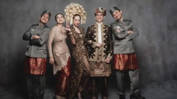 Kebaya Pernikahan Artis Paling Memesona Tahun 2023