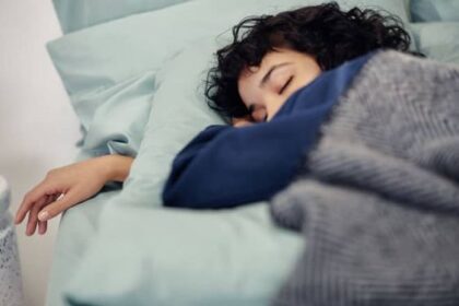 Zodiak Paling Suka Tidur daripada Pergi Keluar
