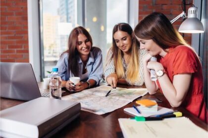 Cara Komunikasi Fleksibel & Profesional Biar Sukses Jadi Leader!