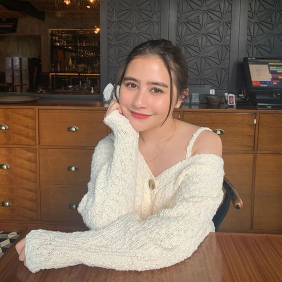 Intip Bisnis Prilly Latuconsina, dari Makanan hingga Komunitas