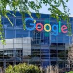 Google, sebagai salah satu perusahaan teknologi terkemuka di dunia, telah menjadi pionir dalam mengubah cara kita berinteraksi dengan informasi di era digital.