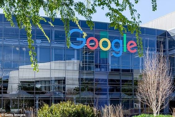 Google, sebagai salah satu perusahaan teknologi terkemuka di dunia, telah menjadi pionir dalam mengubah cara kita berinteraksi dengan informasi di era digital.