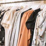 Alasan Harus Punya Capsule Wardrobe, Tren Minimalis Masa Kini