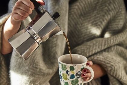 Kebiasaan Minum Kopi Ternyata Bikin Otak Lebih Pintar!