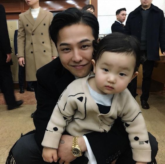 G-Dragon Resmi Berpisah dengan YG Entertainment