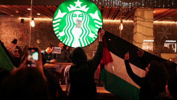 Fans Tuding Sederet Idol KPop Promosi Starbucks dan McDonald's