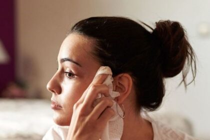Double Cleansing untuk Pemilik Kulit Berjerawat, Amankah?