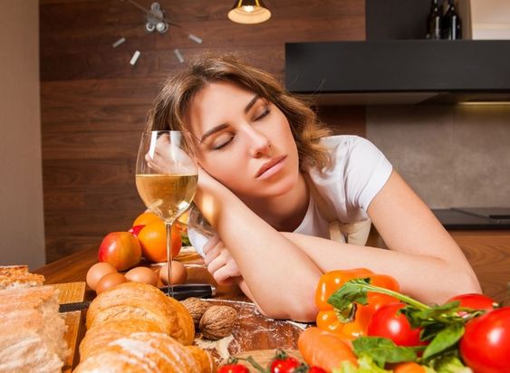 8 Penyebabnya Tubuh Mendadak Lemas Setiap Habis Makan