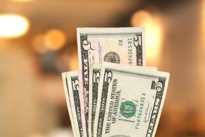 8 Tips Cerdik Menghadapi Rekan Kerja Suka Ngutang