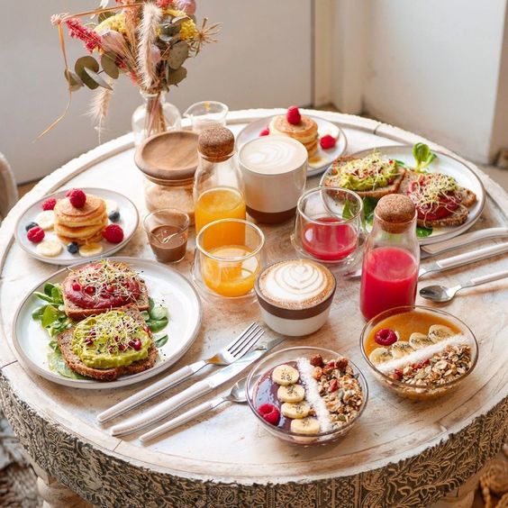 Lebih Baik Sarapan Berat atau Sarapan Ringan?