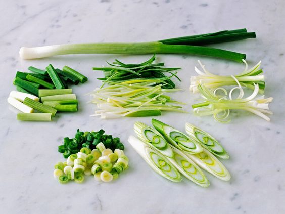 5 Cara Menyimpan Daun Bawang yang Benar, Tidak Cepat Layu!