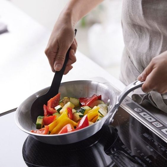 5 Tips Menggoreng Tanpa Minyak, Anti Kolesterol!