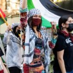 Mengenal Sejarah Hirbawi, Pabrik Kufiya Terakhir di Palestina