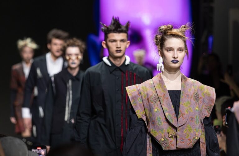 Greenwashing Wastra dan Industri Fashion Indonesia 2024