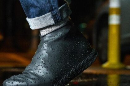Tips Pilih Sepatu Kerja yang Tepat saat Musim Hujan