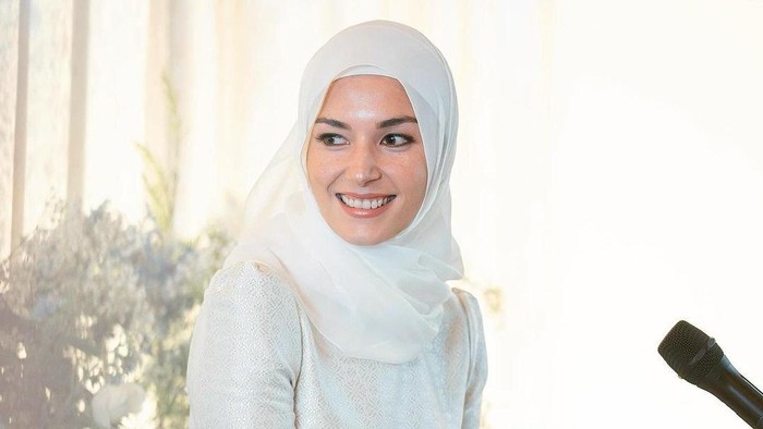 Gaya Hijab Tunangan Pangeran Abdul Mateen Jelang Pernikahan