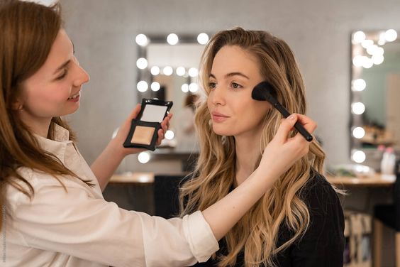 5 Hal Wajar dalam Makeup yang Perlu Kamu Tahu, Stop Insecure!