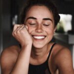 4 Zodiak Pemilik Senyum Tercantik, Gak Bosan Ngeliatnya!