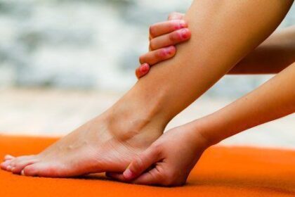 Penyebab Mata Kaki Hitam dan Cara Mengatasinya