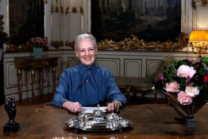Outfit Ratu Denmark di Pidato Tahun Baru dari Masa ke Masa