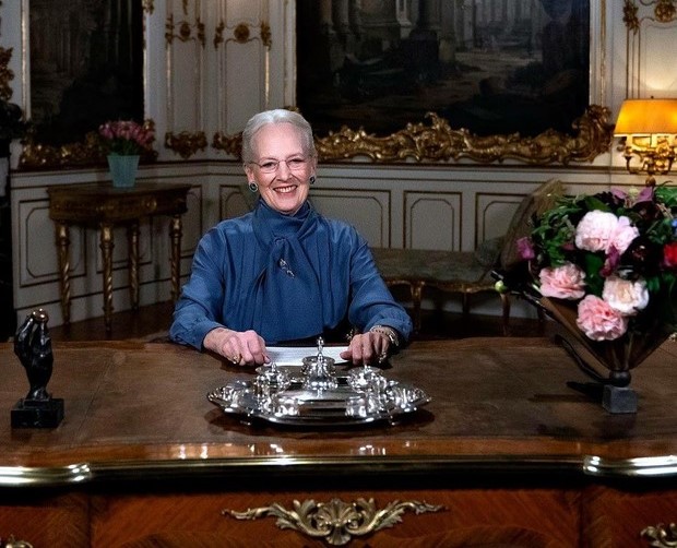 Outfit Ratu Denmark di Pidato Tahun Baru dari Masa ke Masa